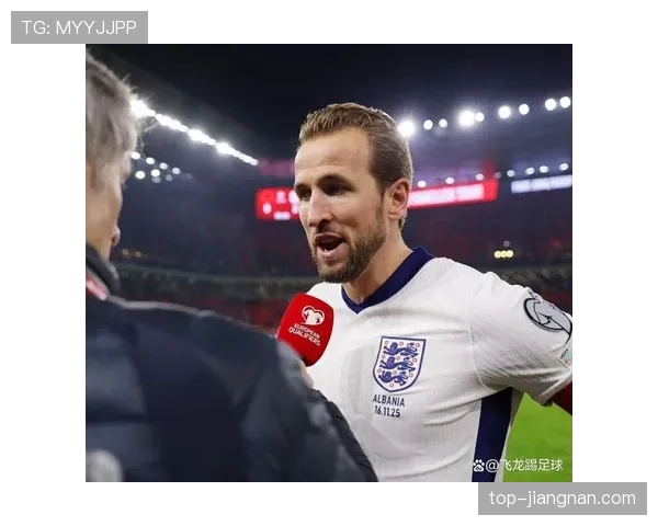 哈里·凯恩一天不穿球鞋，居然就跟邻居普通大叔没什么两样？